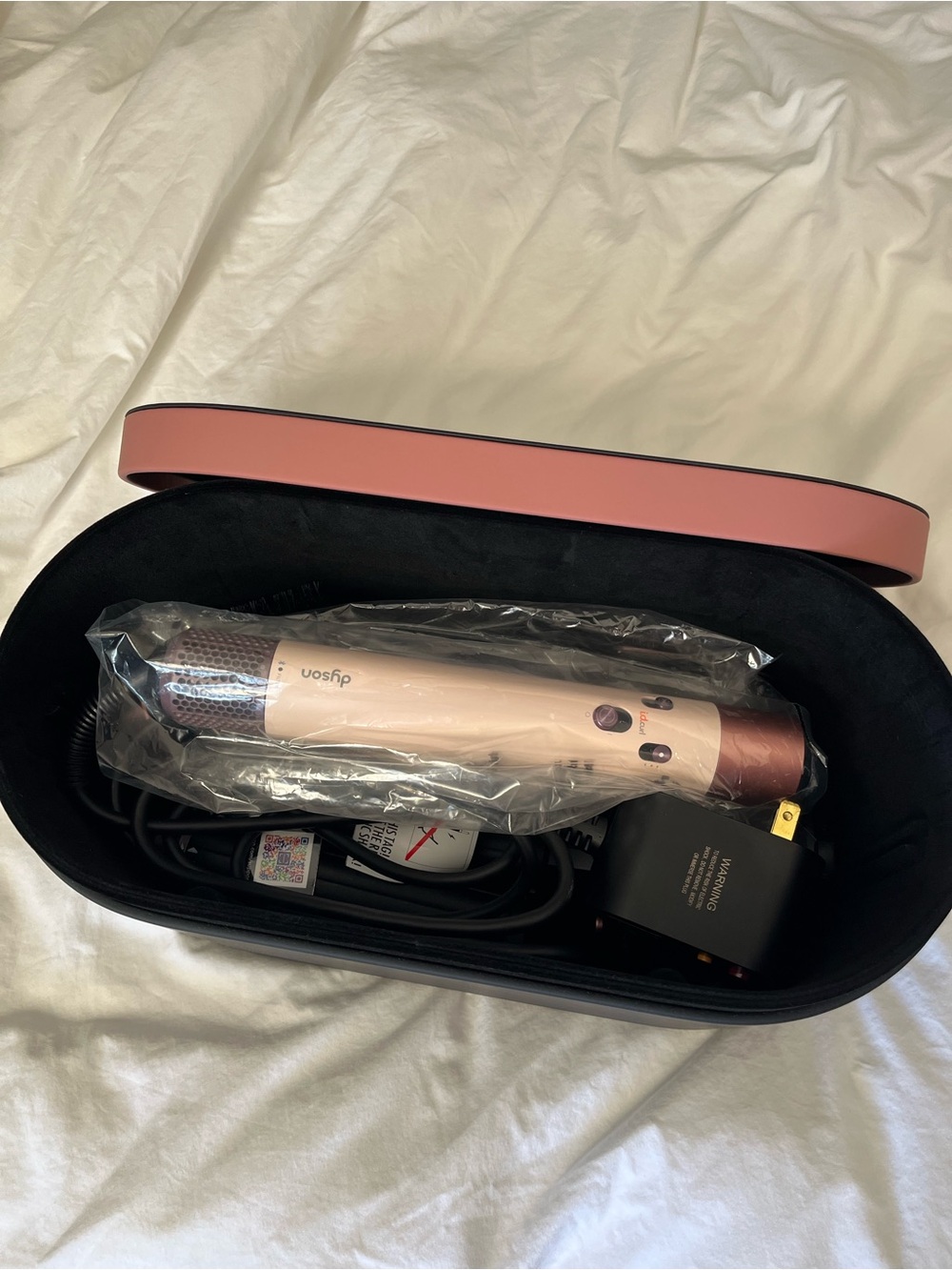 Dyson Airwrap i.d. Multi-styler and dryer Straight+Wavy Ceramic Pink/Rose Gold) - Picture 8 of 8